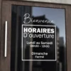 Sticker d'horaires d'ouverture de magasin personnalisable selon les heures souhaitées