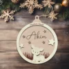 Boule de noël personnalisée au prénom et representant un faon