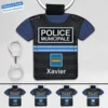 Porte clefs en forme de tee shirt personnalisé pour un policier municipal