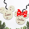 Boule de Noël Disney Minnie ou Mickey personnalisable au prénom de l'enfant