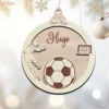 Boule de Noël personnalsiée football à personnaliser au prénom de l'enfant
