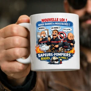 Mug humoristique pompier avec illustration de pompiers français se rasant la barbe et la moustache dans un style drôle