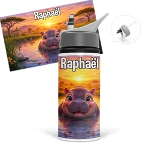 Gourde hippopotame personnalisée avec prénom dans un décor de savane au coucher du soleil avec hippopotame dans l’eau