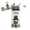 Gourde motocross personnalisée avec prénom, illustrée avec un pilote de cross sur une piste tout-terrain dans un décor de montagne